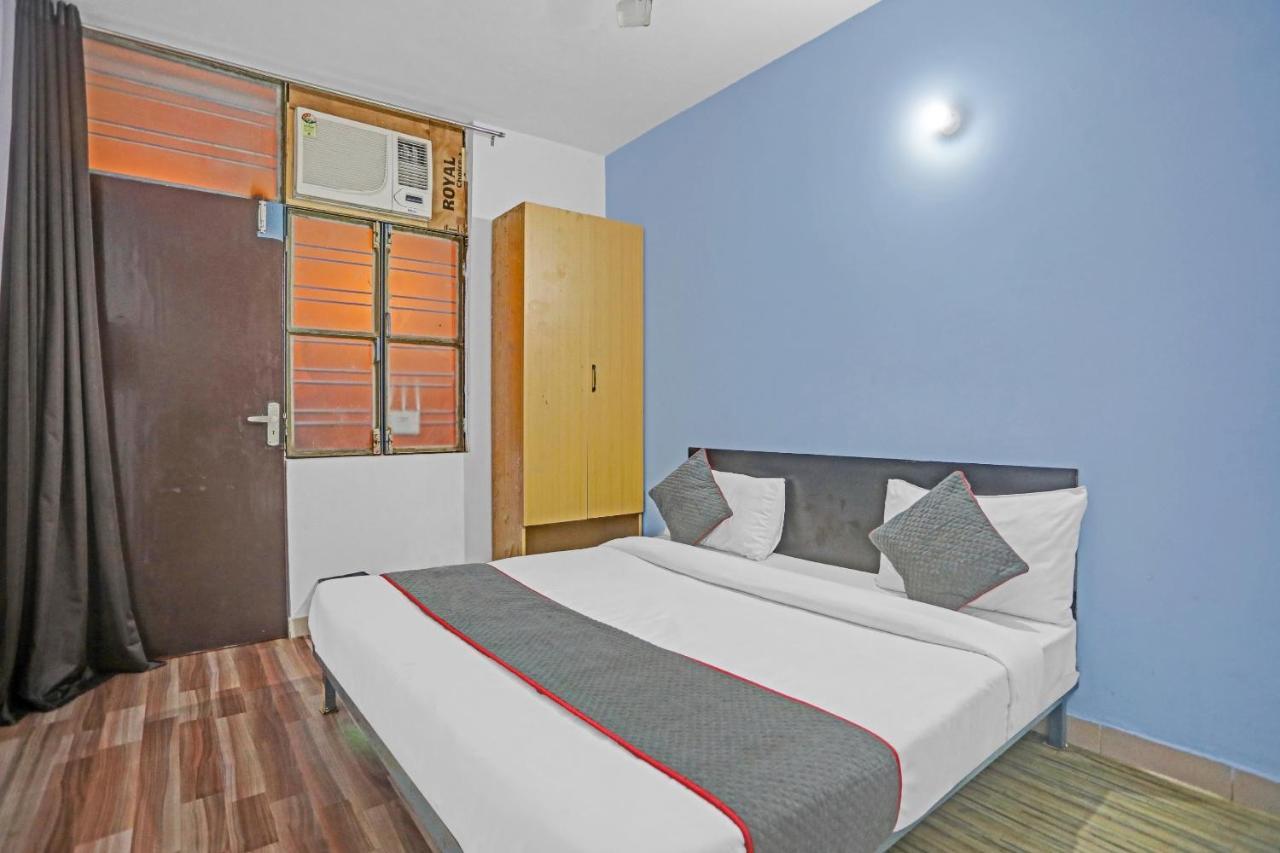 Hotel Collection O Jps Near Pvr Vikaspuri Delhi Esterno foto