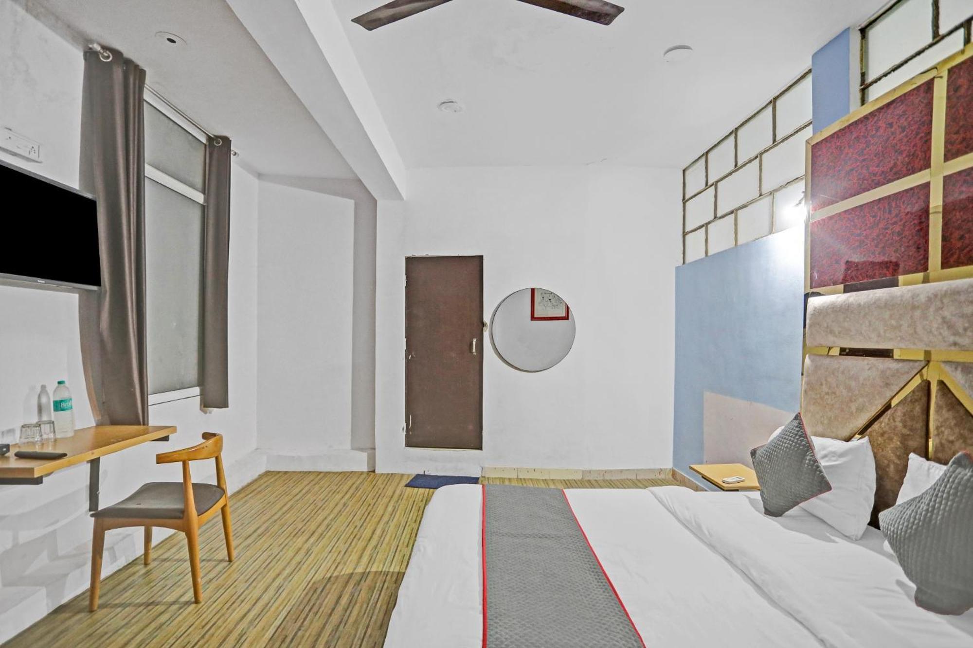 Hotel Collection O Jps Near Pvr Vikaspuri Delhi Esterno foto