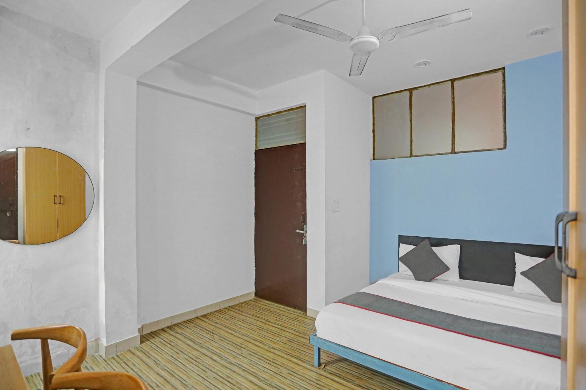 Hotel Collection O Jps Near Pvr Vikaspuri Delhi Esterno foto
